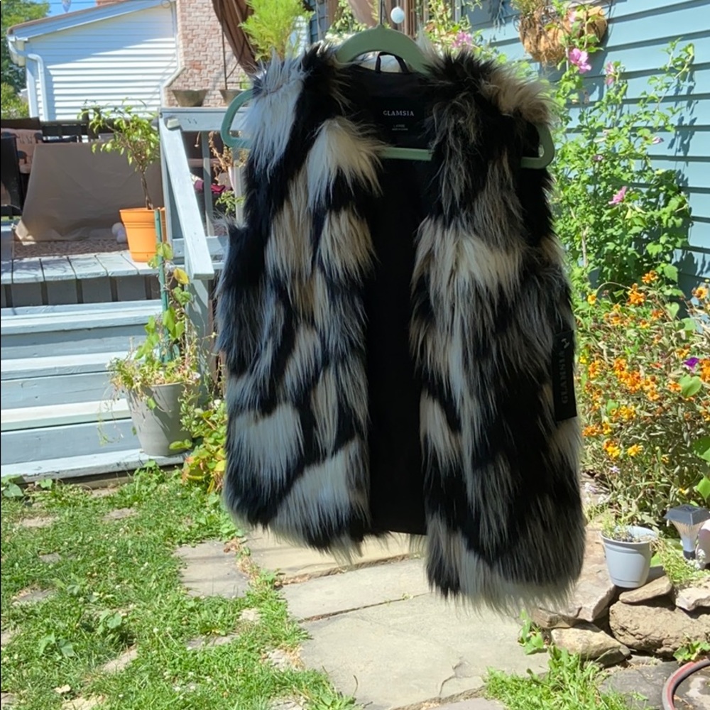 Glamsia faux fur vest